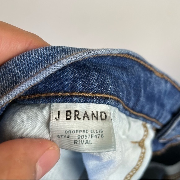 J Brand 9057 Cropped Ellis Straight Jeans Rival - Picture 6 of 11